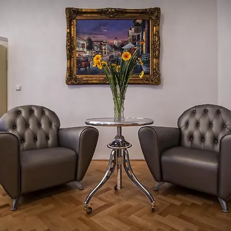 Apartment Old Town Square Bambur