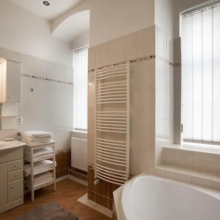 Old Town Square Bambur Apartment Prague