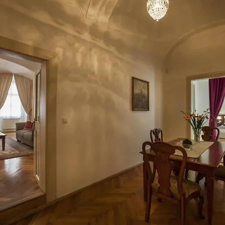 Apartment Old Town Square Bambur *
