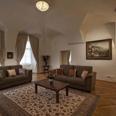 Old Town Square Bambur Apartment